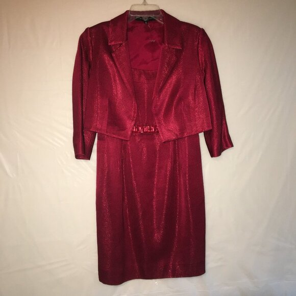 Carmen Marc Valvo Dresses & Skirts - Carmen Marc Valvo Collection Size 8 Red Dress with Jacket